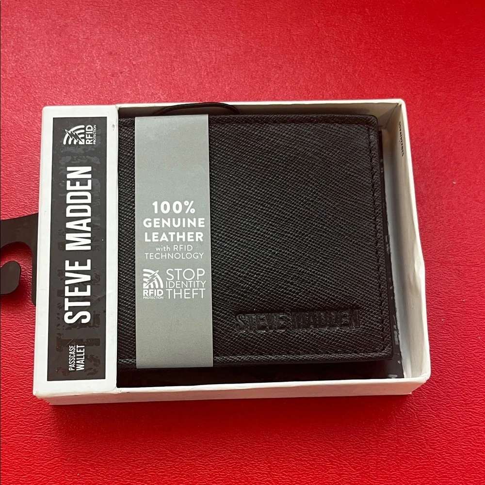 Steve Madden Genuine Black Leather Card Holder